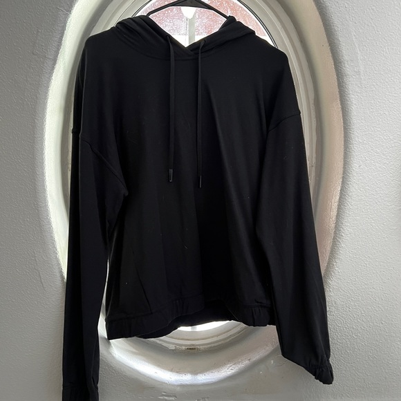 Lululemon Twisted & Tucked Hoodie - Picture 6 of 6